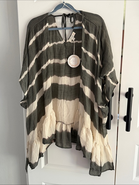 Umgee Accessories - Striped Tie-Dye Kaftan Tunic in gray & Cream 1X/2X